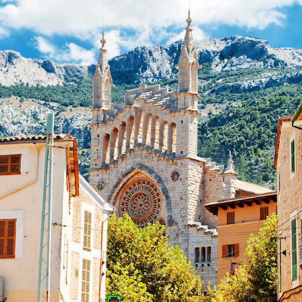 Mallorca_Soller_Placa_Sa_Constitucio_c_Fotolia_61197101_M